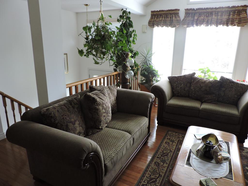 Tucked Inn The Harbour B&B Victoria Harbour Eksteriør billede