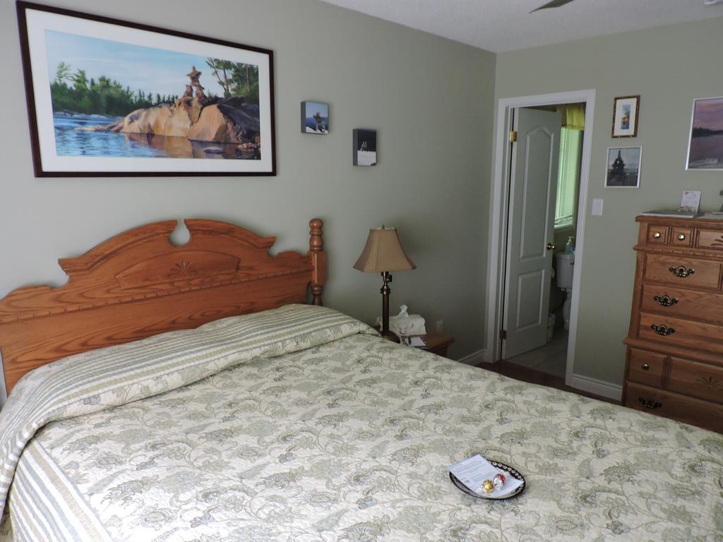Tucked Inn The Harbour B&B Victoria Harbour Eksteriør billede