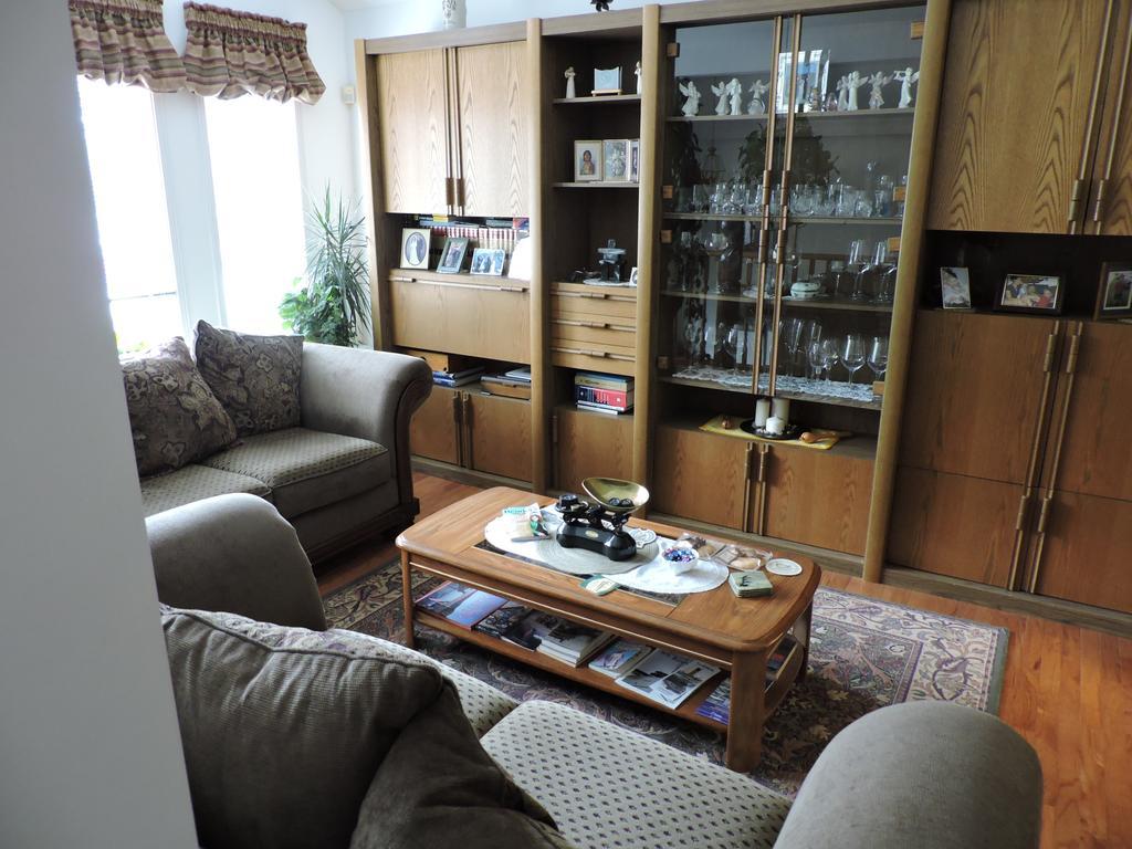 Tucked Inn The Harbour B&B Victoria Harbour Eksteriør billede