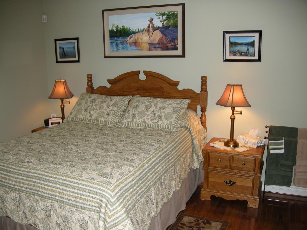 Tucked Inn The Harbour B&B Victoria Harbour Eksteriør billede