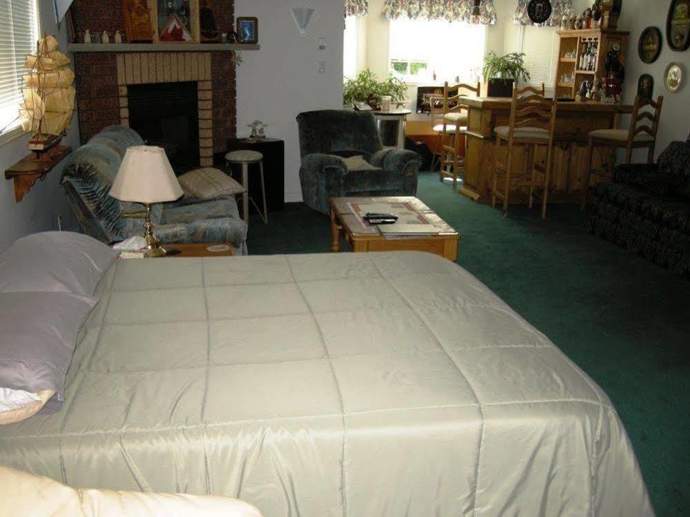 Tucked Inn The Harbour B&B Victoria Harbour Eksteriør billede
