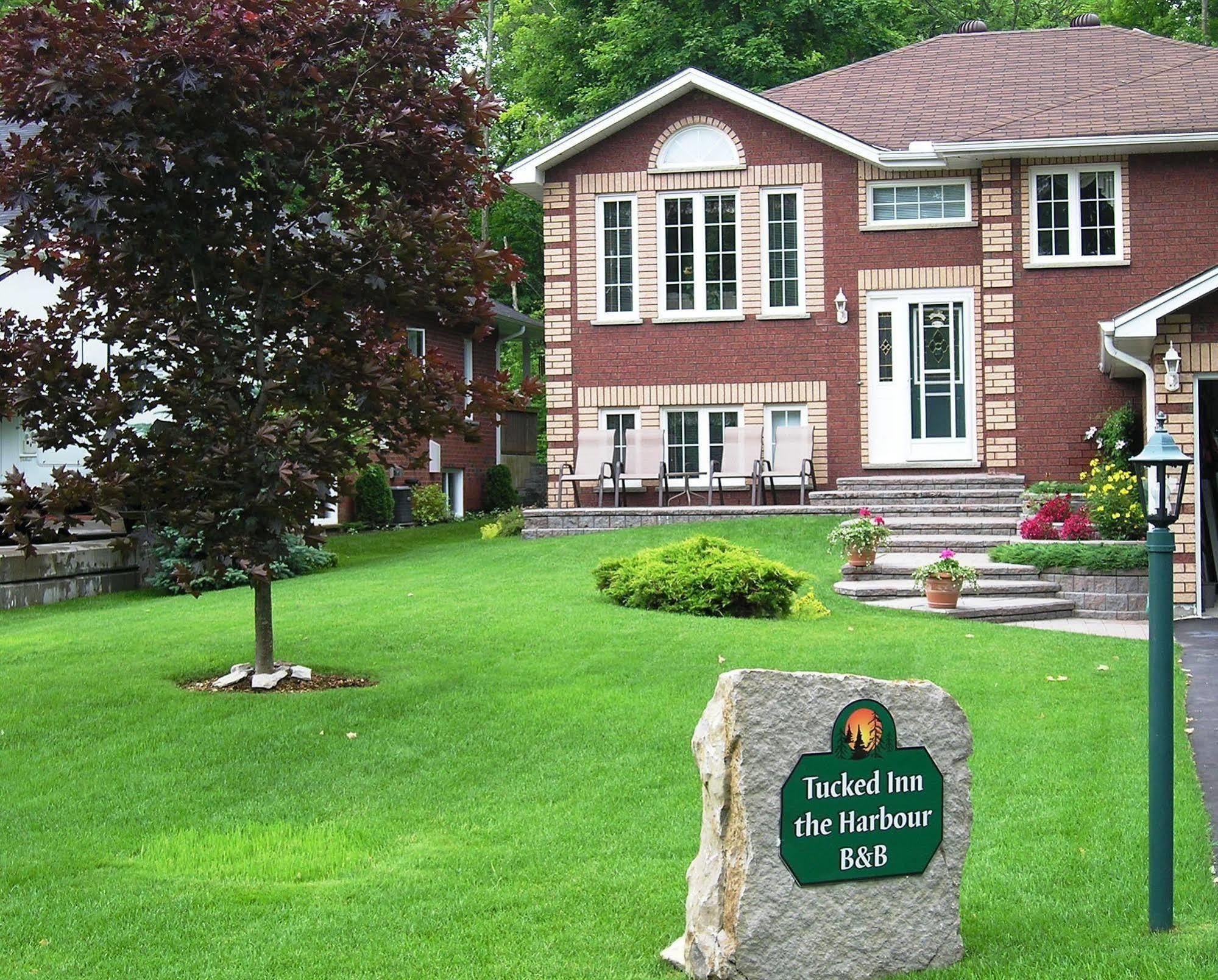 Tucked Inn The Harbour B&B Victoria Harbour Eksteriør billede